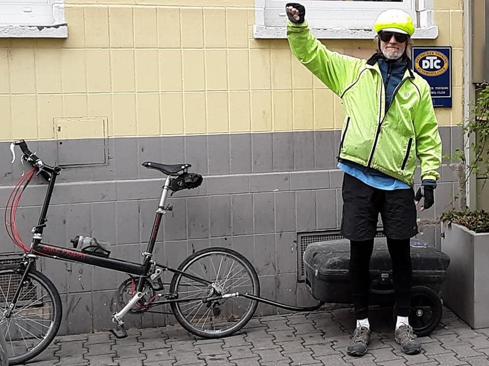 4. Dave and bike trailer in Mannheim, 2019.jpg